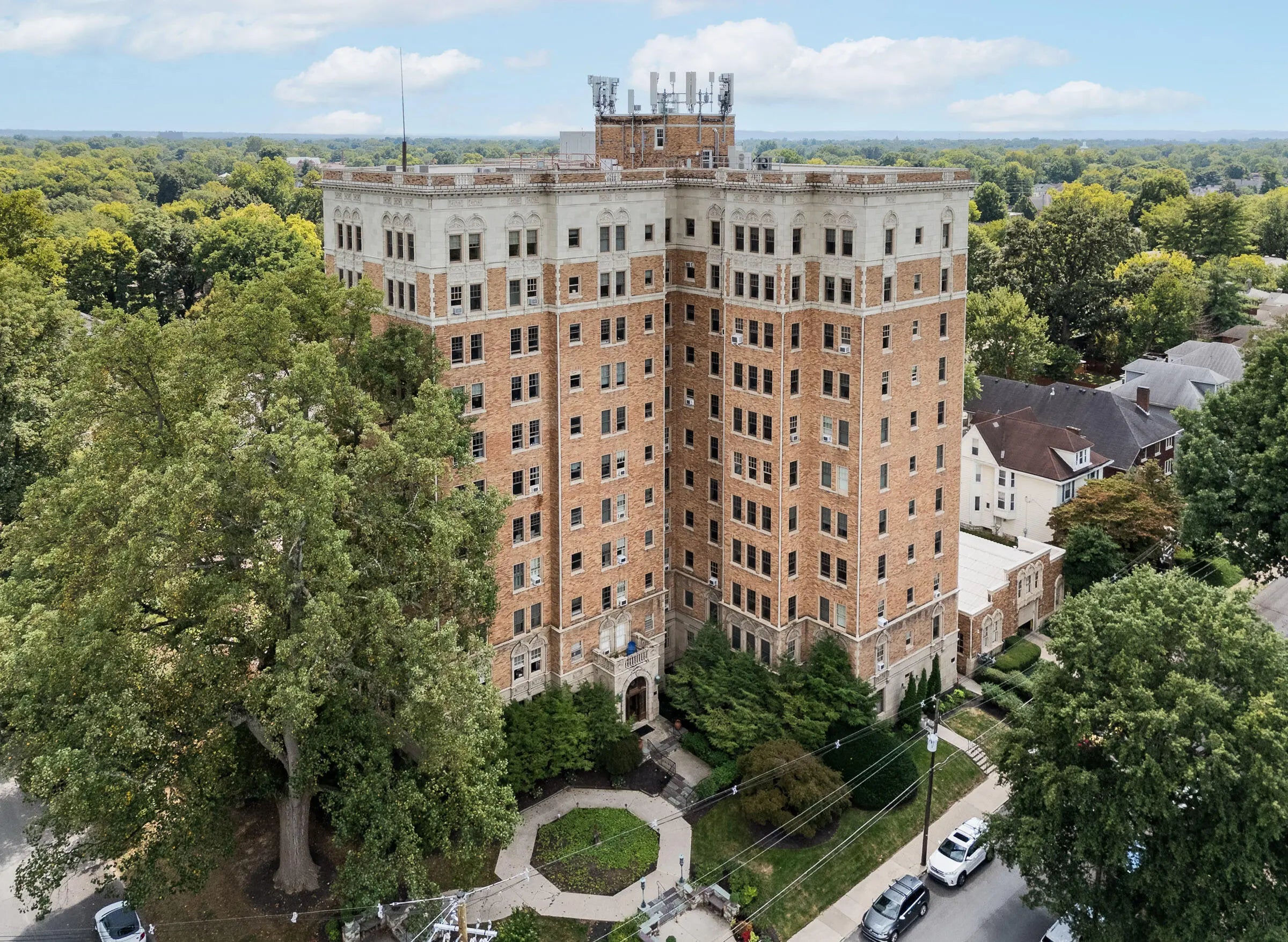 Photo of Listing #25500399