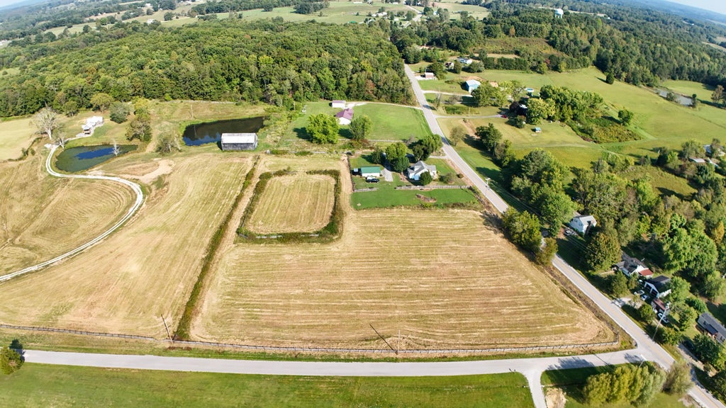 6895 Hwy 490, East Bernstadt