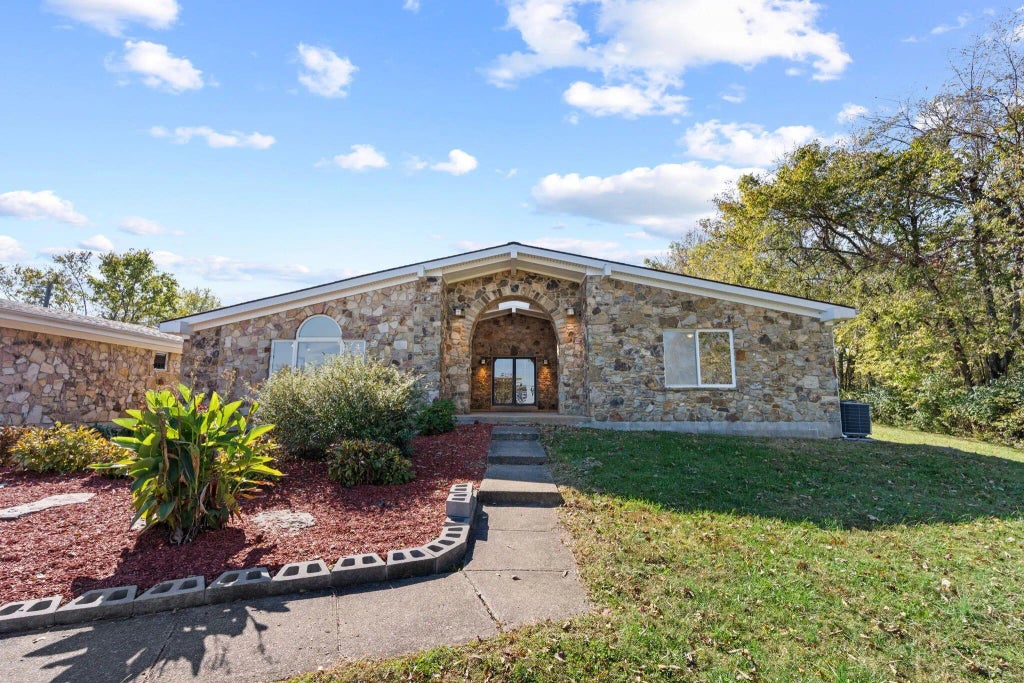 280 Dix Dam Road, Harrodsburg