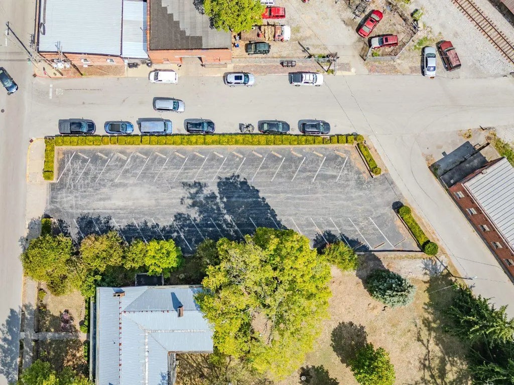 101 3rd Street, Paris