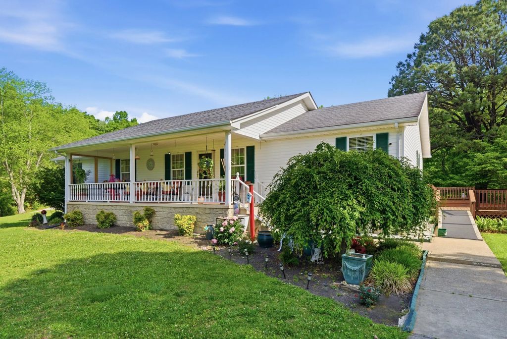 340 Dean Road, McKee