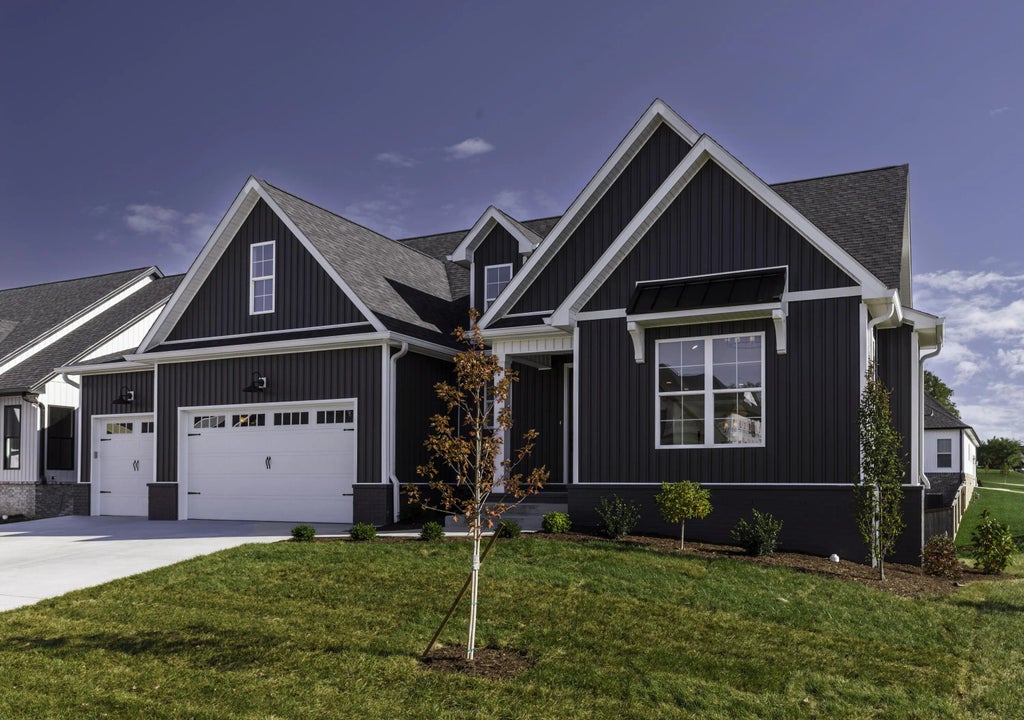 712 Azalea Lane, Versailles