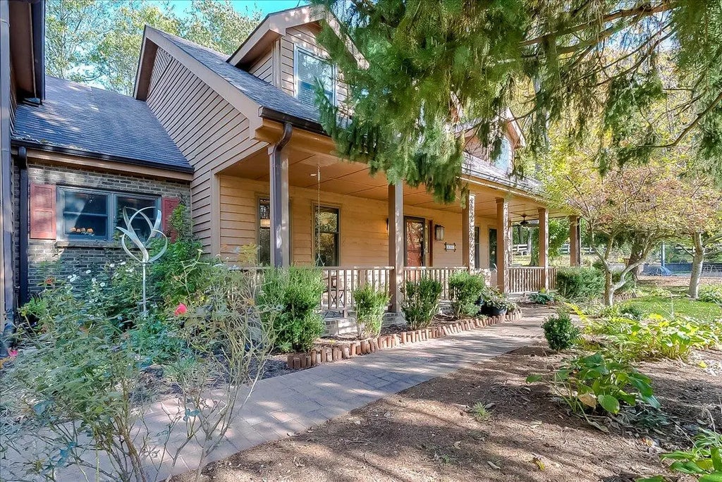 3705 Higbee Woods Court, Lexington