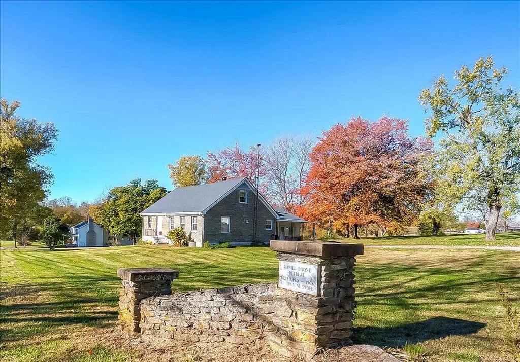 6239  Old Boonesboro Road, Winchester