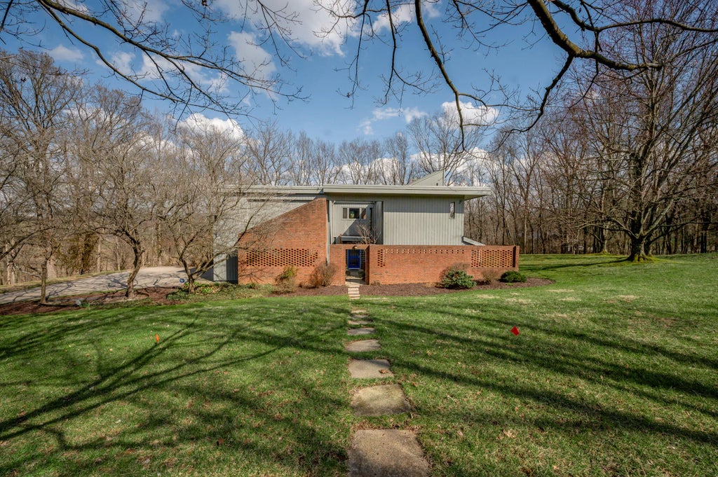 3892 Gloucester Drive, Lexington