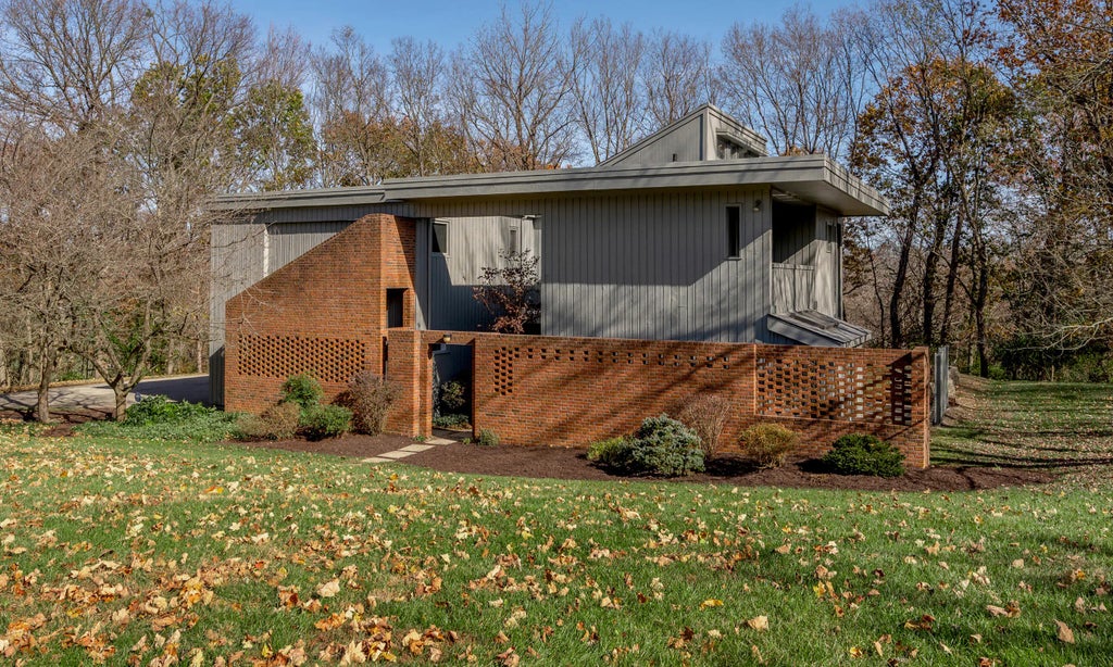 3892 Gloucester Drive, Lexington
