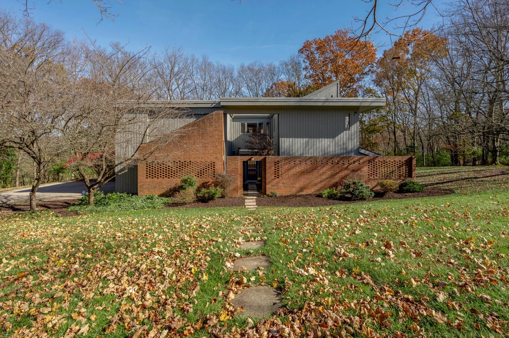 3892 Gloucester Drive, Lexington