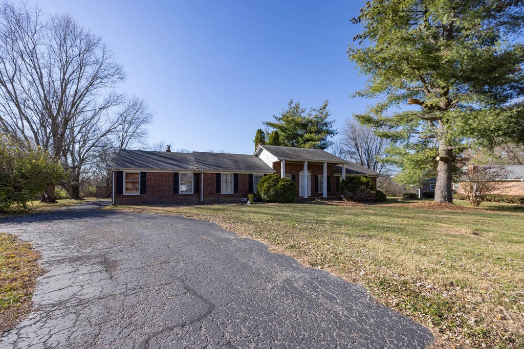 479 Bourbon Acres Road, Paris
