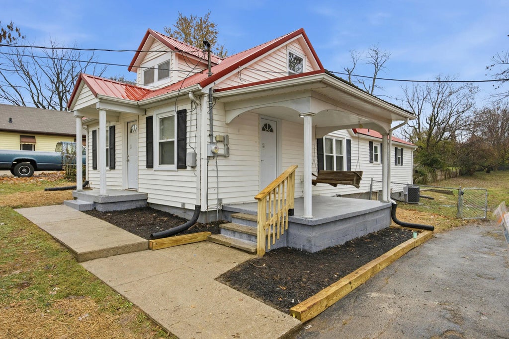 587 Kingston Road, Lexington