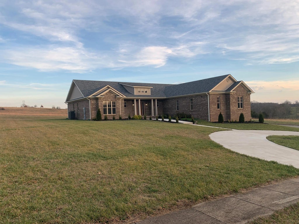 112    Retreat  Road, Danville