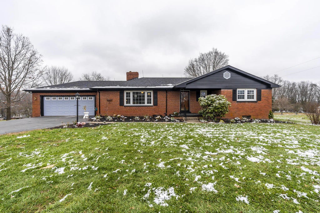 803 Clintonville Road, Paris