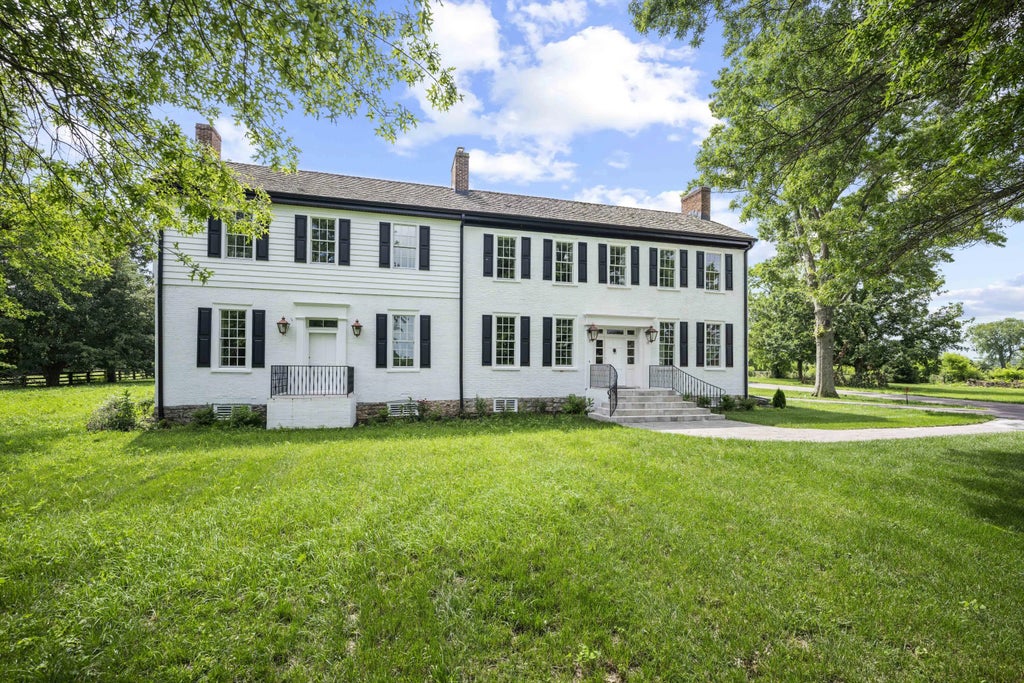 1975 Georgetown Road, Paris