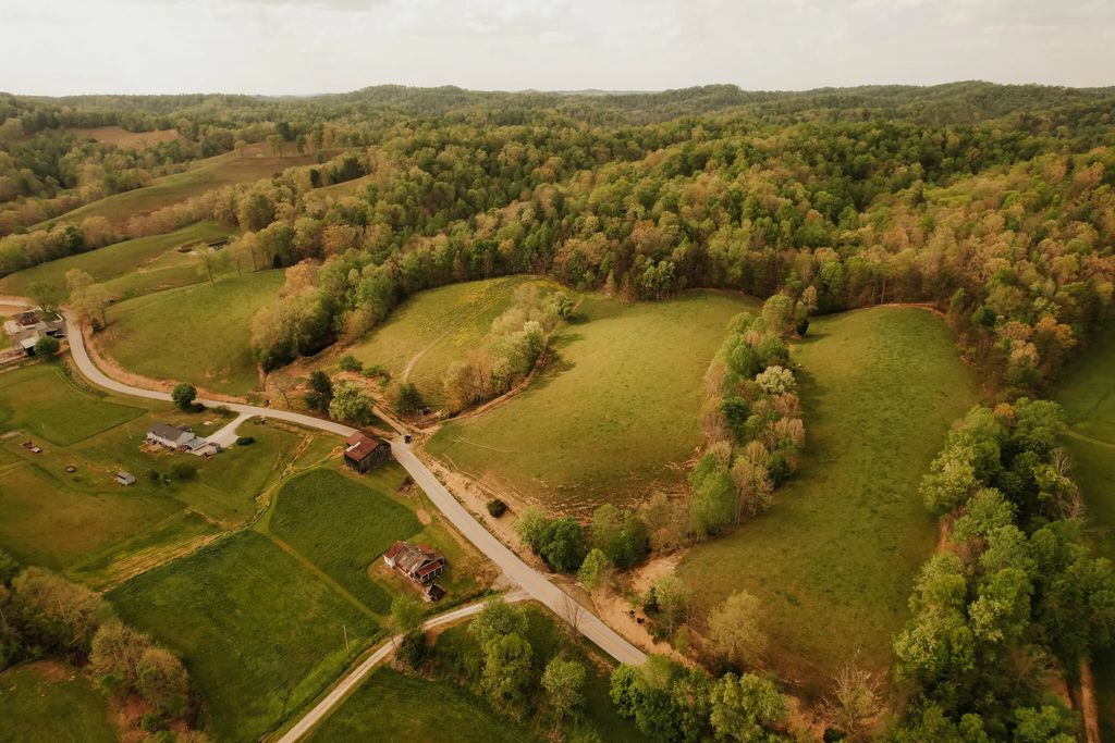 1124 State Hwy 844, West Liberty