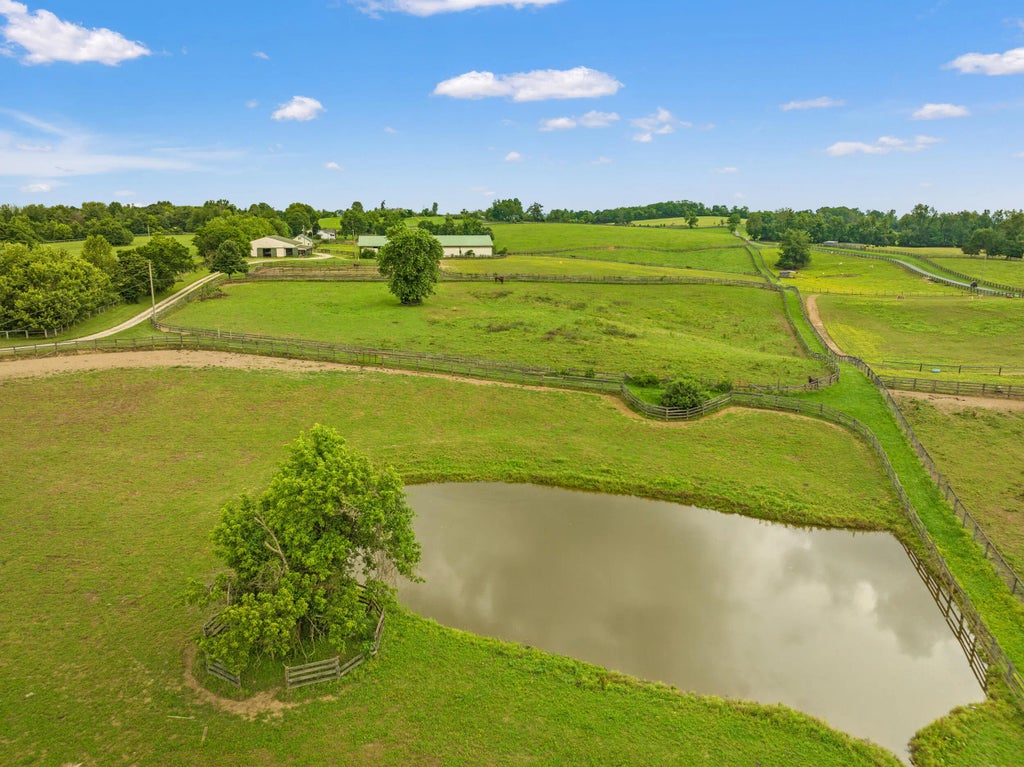 2309 Oregon Road, Versailles