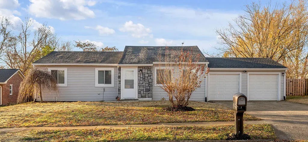 3285 Shoal Lake Drive, Lexington