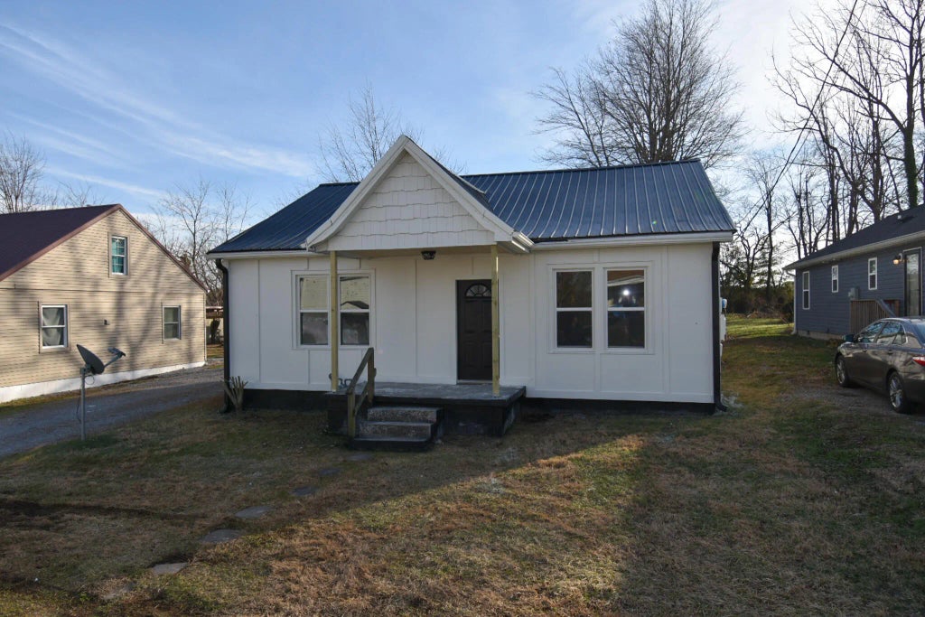 311 Highland Court, Danville