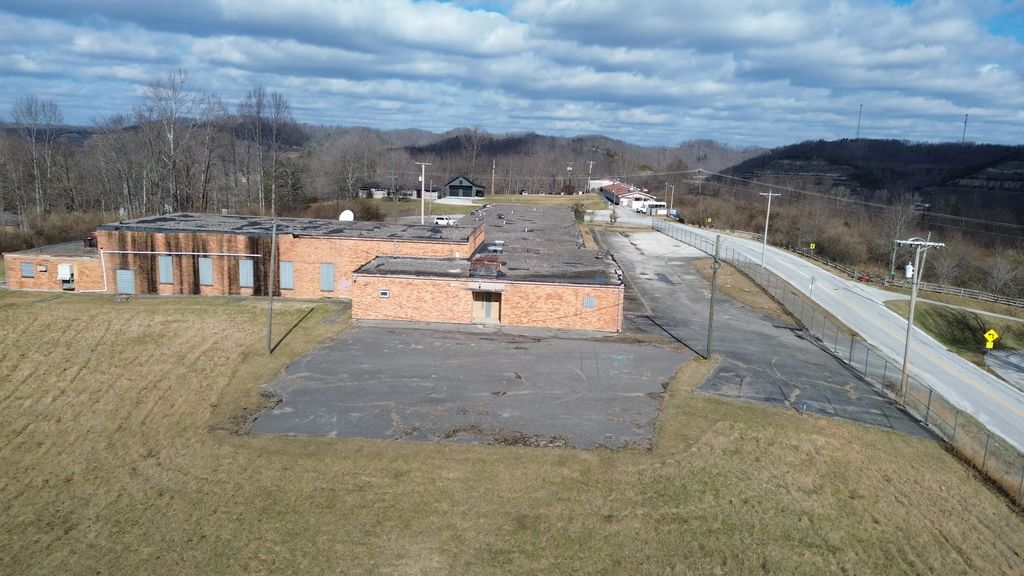 717 Liberty Road, West Liberty