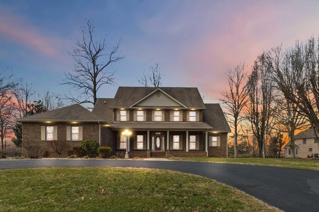 371 Lakeview Drive, Jamestown