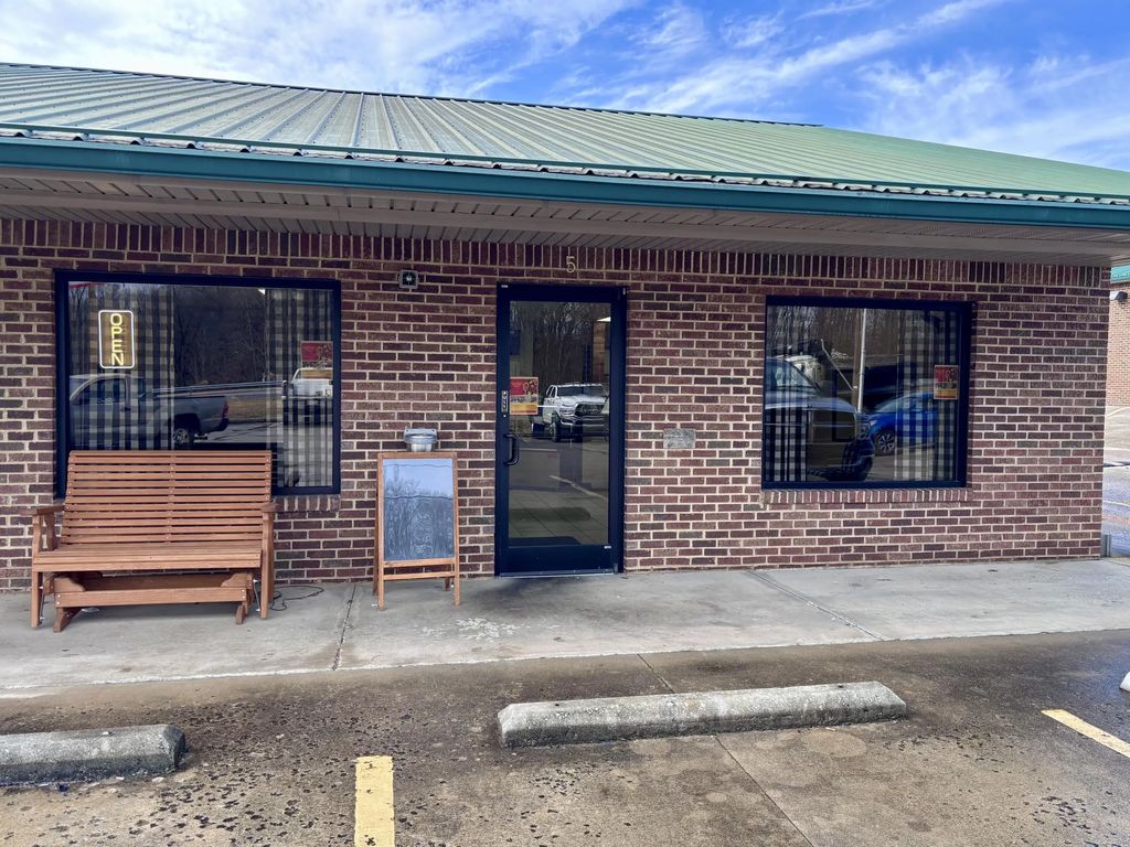 10275 N Hwy 27, Eubank
