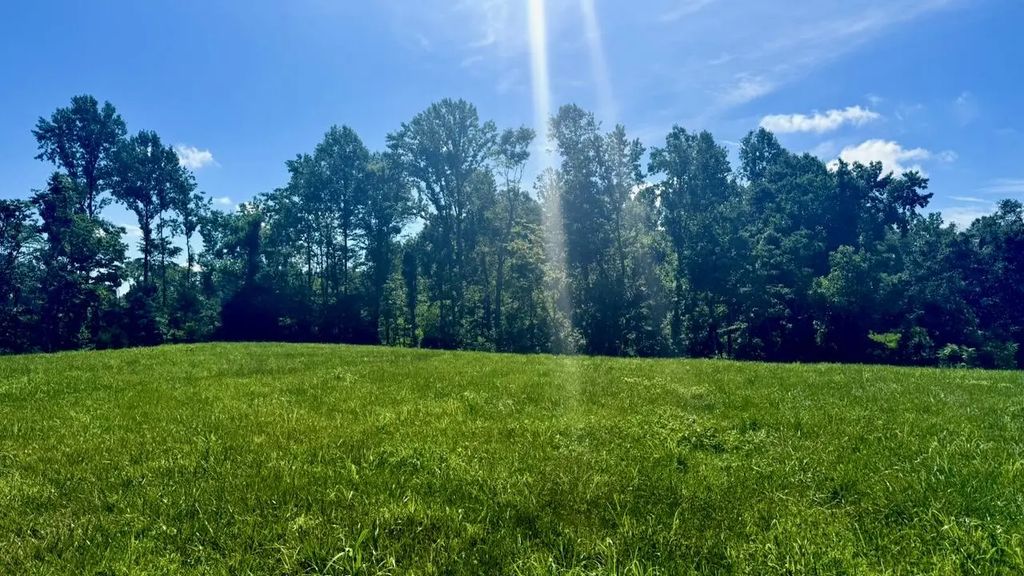 162 Douglas Road, Russell Springs