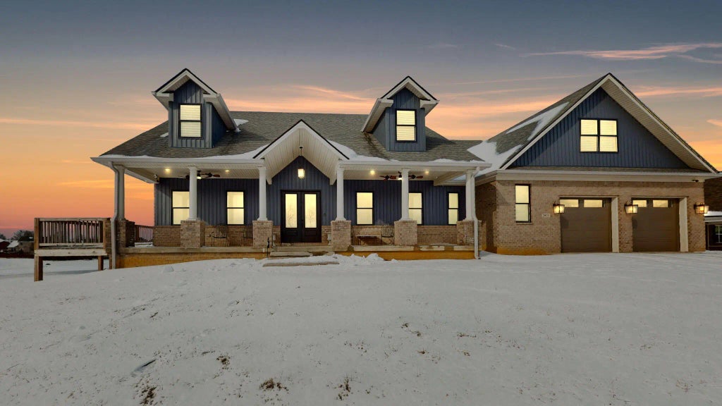 2025 Elmwood Drive, Versailles