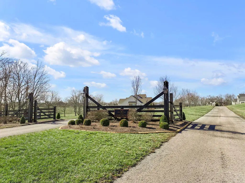 123 Doe Run  Road, Nicholasville