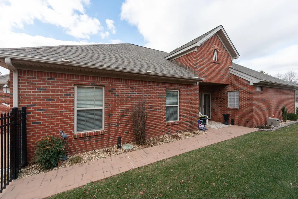 125 Avalon Path, Georgetown