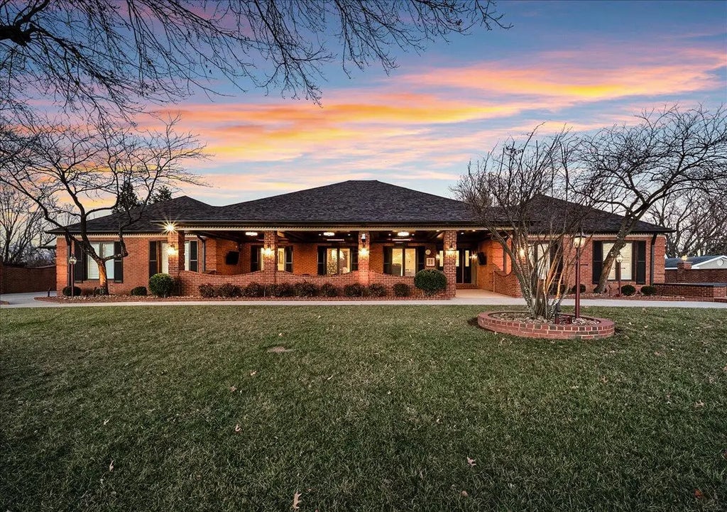 1813 Bahama Road, Lexington