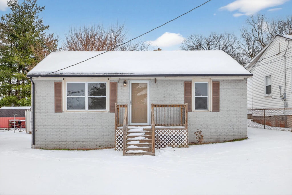 102 Circle Drive, Danville