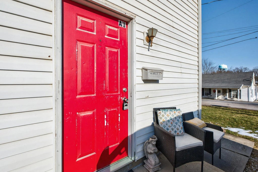 144 Holly Avenue, Winchester