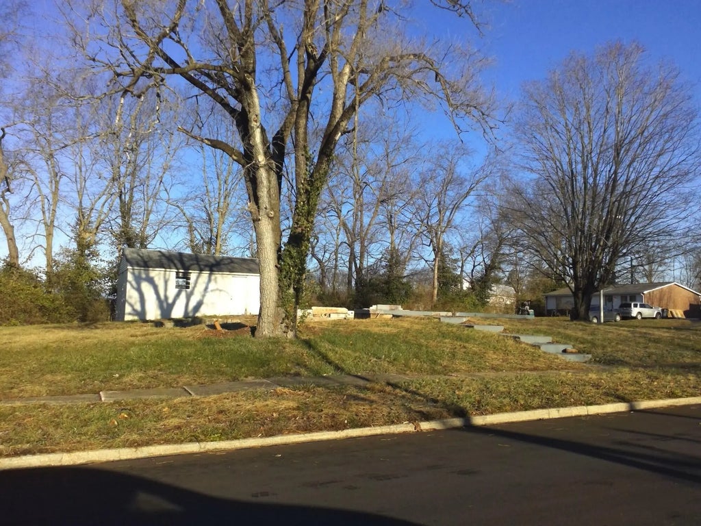 2339 Pierson Drive, Lexington