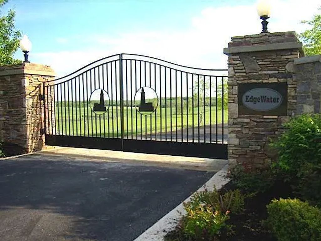 101 Lakeshore  Drive, Russell Springs