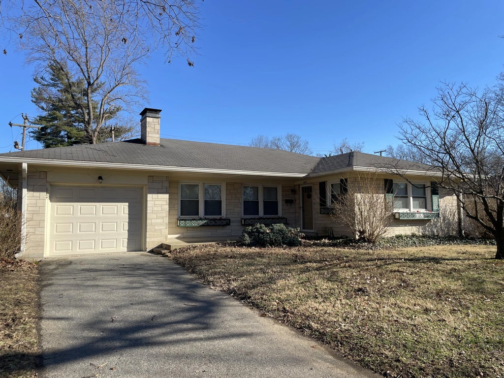 1091 Collins Lane, Frankfort