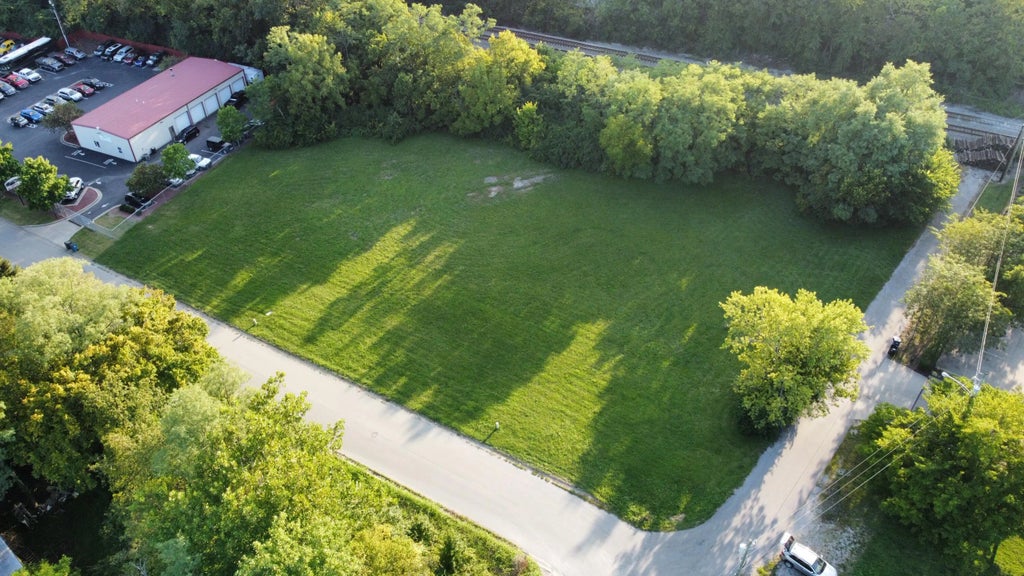 121 Eastside Drive, Georgetown