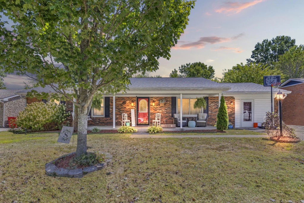 132 Meadowbrook Drive, Frankfort