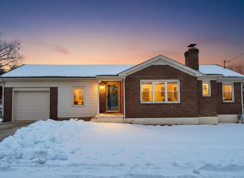 170 Sunset Drive, Frankfort