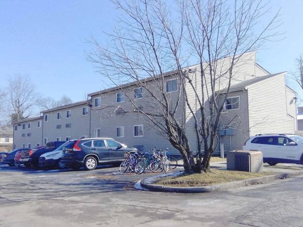 562 Woodland Avenue 13, Lexington