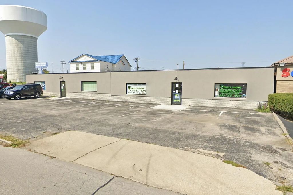 1113 Commercial Drive, Lexington