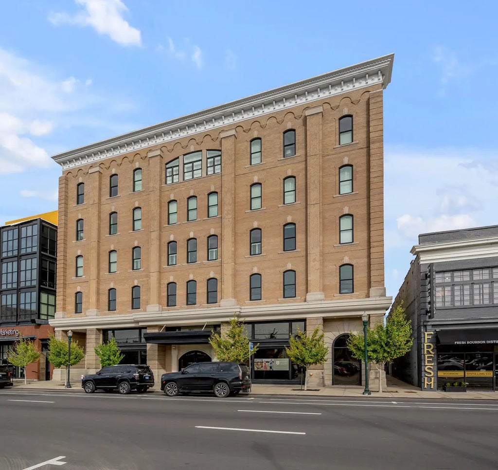 369 E Main Street 402, Lexington