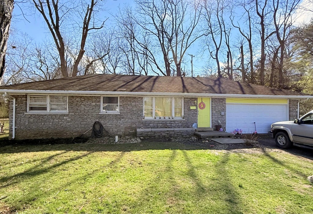 1869 Rio Vista Drive, Paris