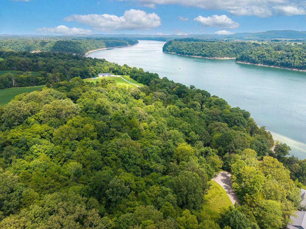 700 Beechwood Drive, Nancy