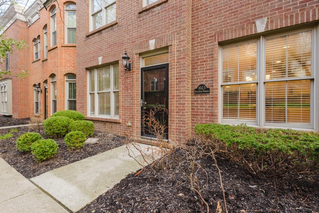 1023 Star Shoot Parkway, Lexington