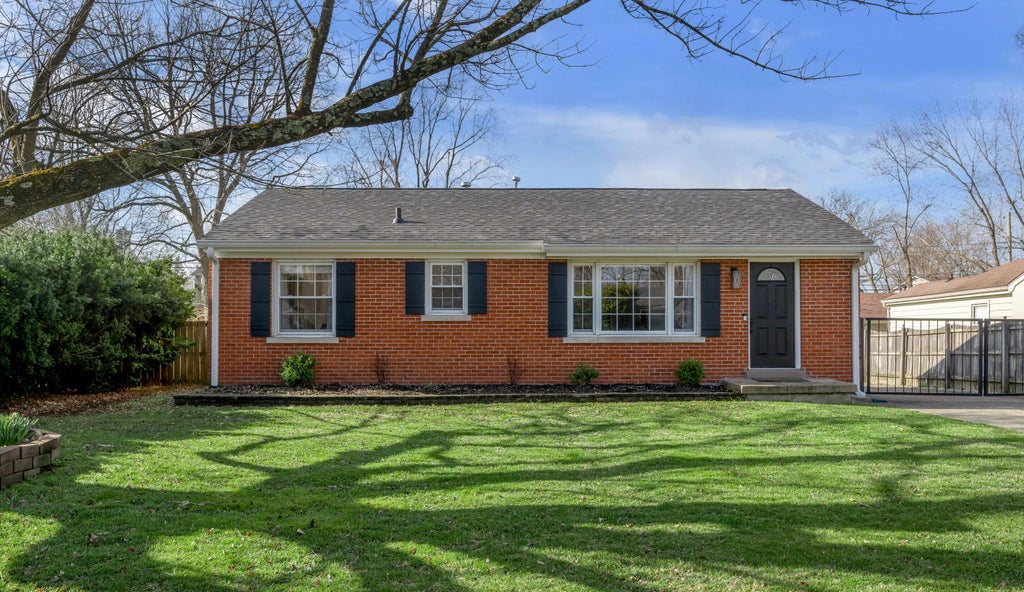 614 Nakomi Drive, Lexington