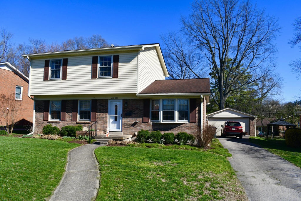 3328 Crown Crest Road, Lexington