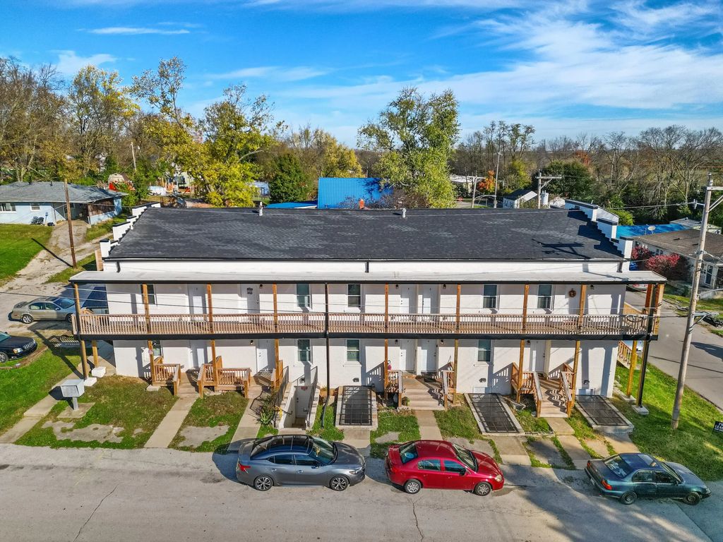 725 E College Street, Georgetown
