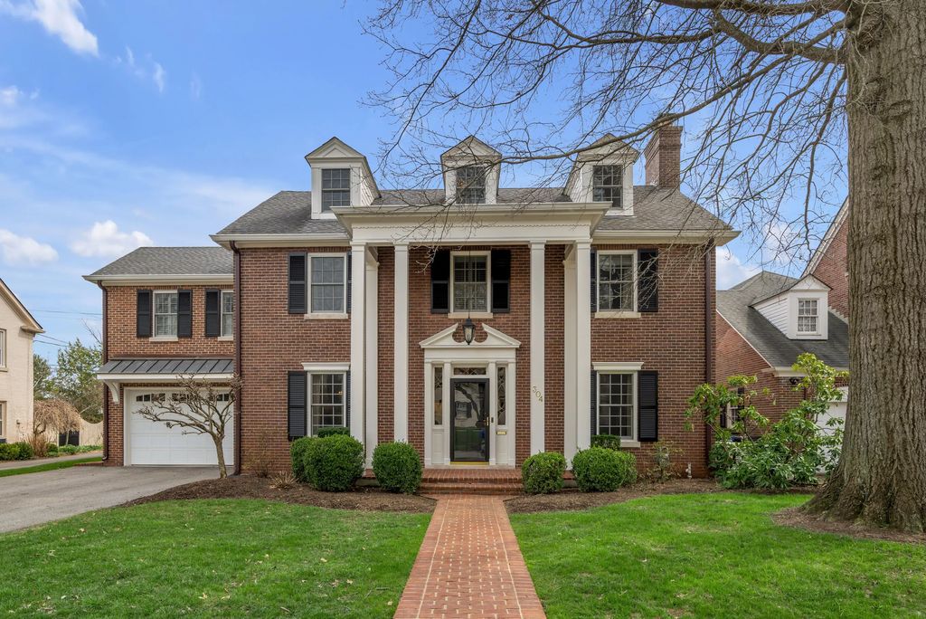 304 Holiday Road, Lexington