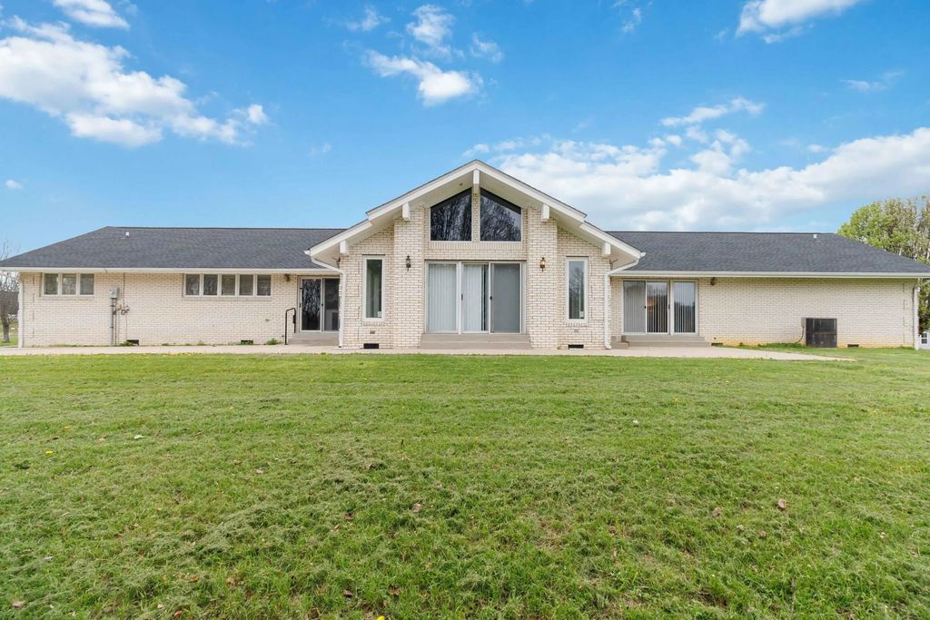 2056 W Laurel Road, London