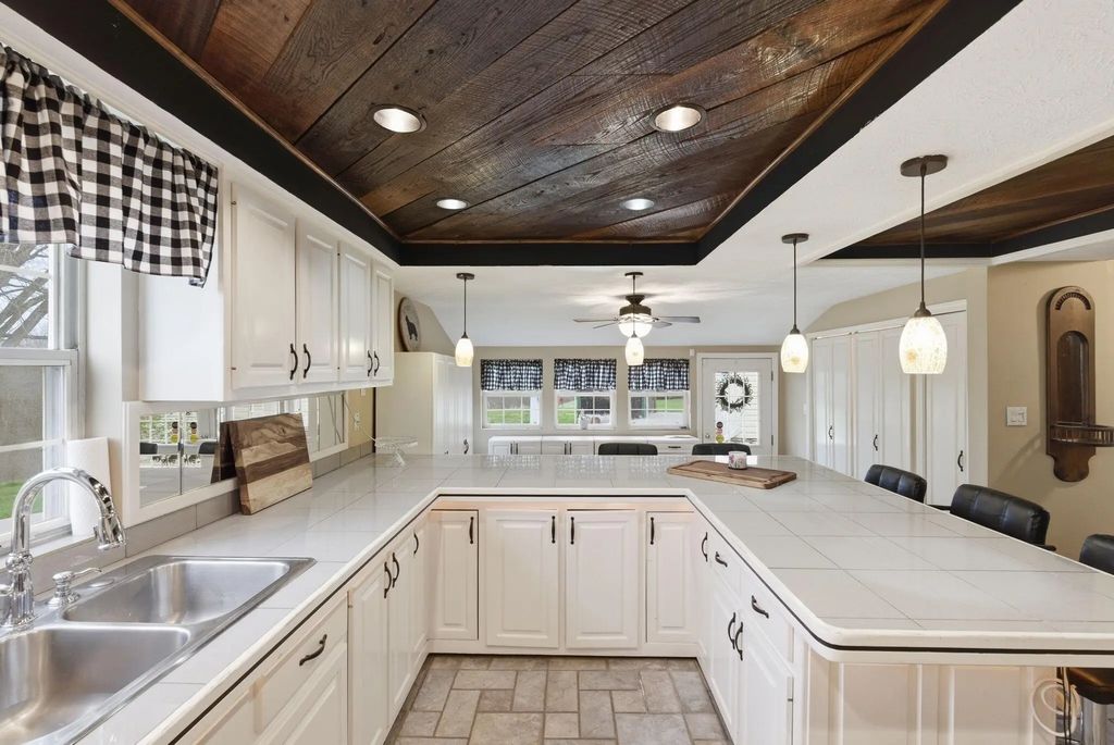 1600 Hickory Grove Road, Lawrenceburg