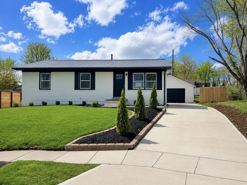 714 Biskoff Court, Lexington