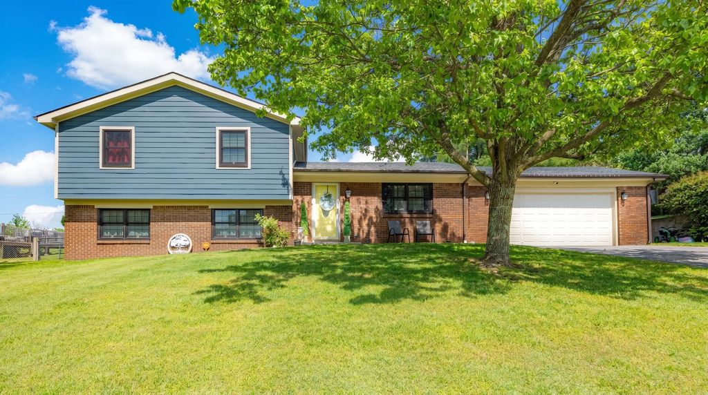 1025 Crestwood Heights, Paris